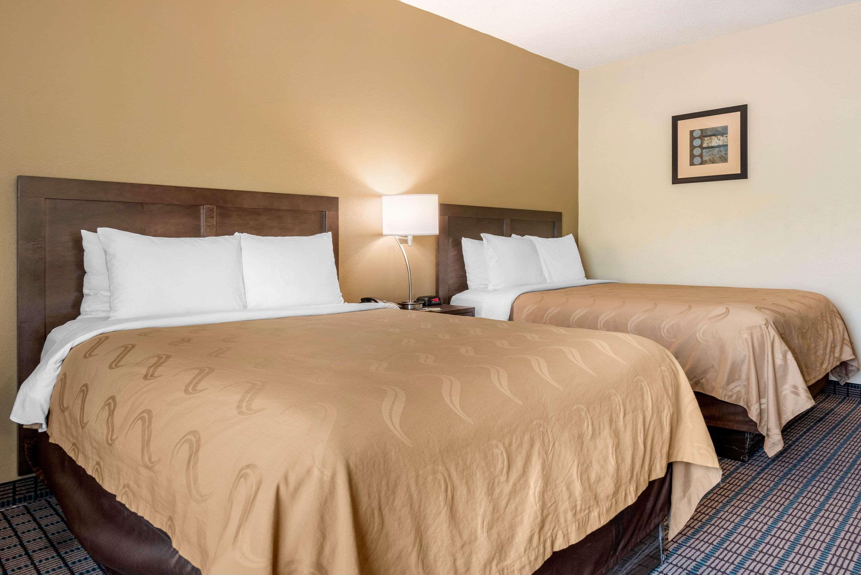 Comfort Inn & Suites Cincinnati Exterior photo
